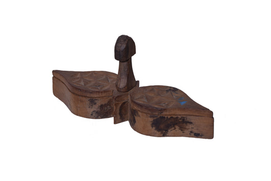 Front angle of decorative box.